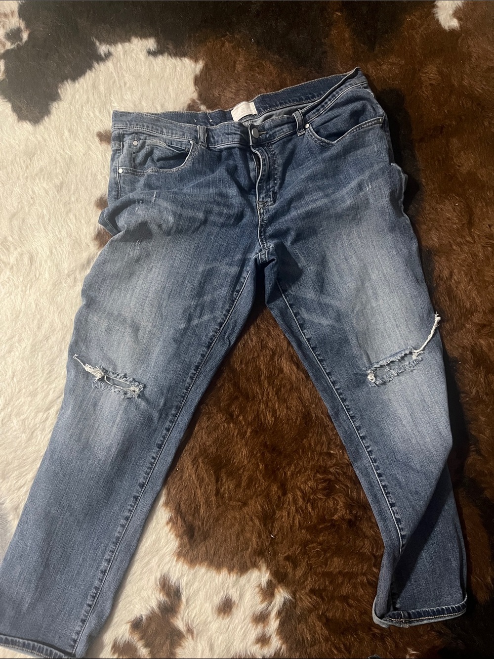 Distressed Blue Denim Jeans - Knee Rips boyfriend cut by Carlson